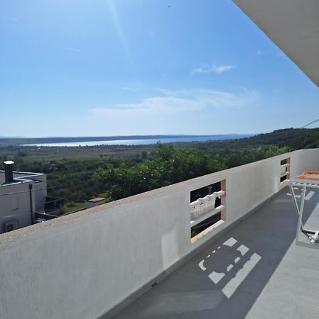 Family Paradise Ražanac Εξωτερικό φωτογραφία