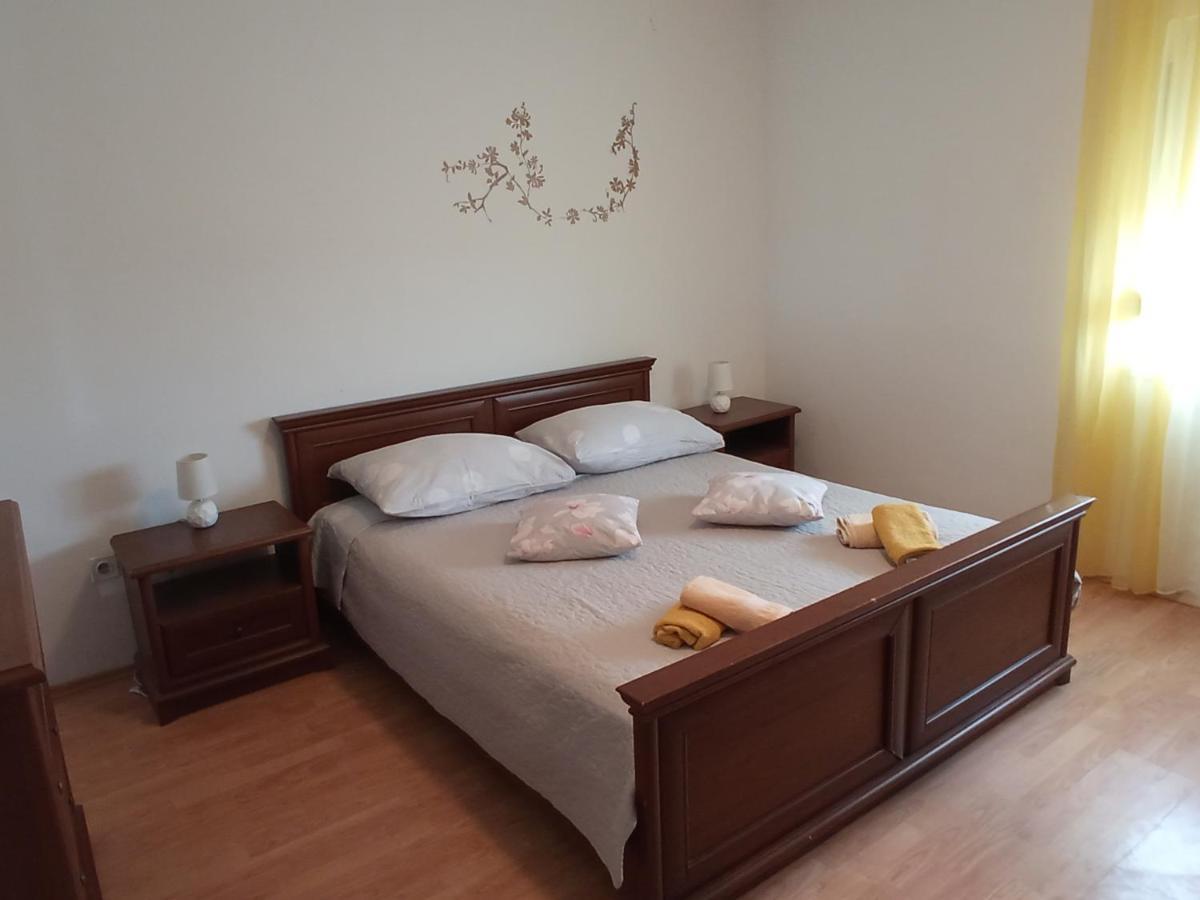 Family Paradise Ražanac Εξωτερικό φωτογραφία