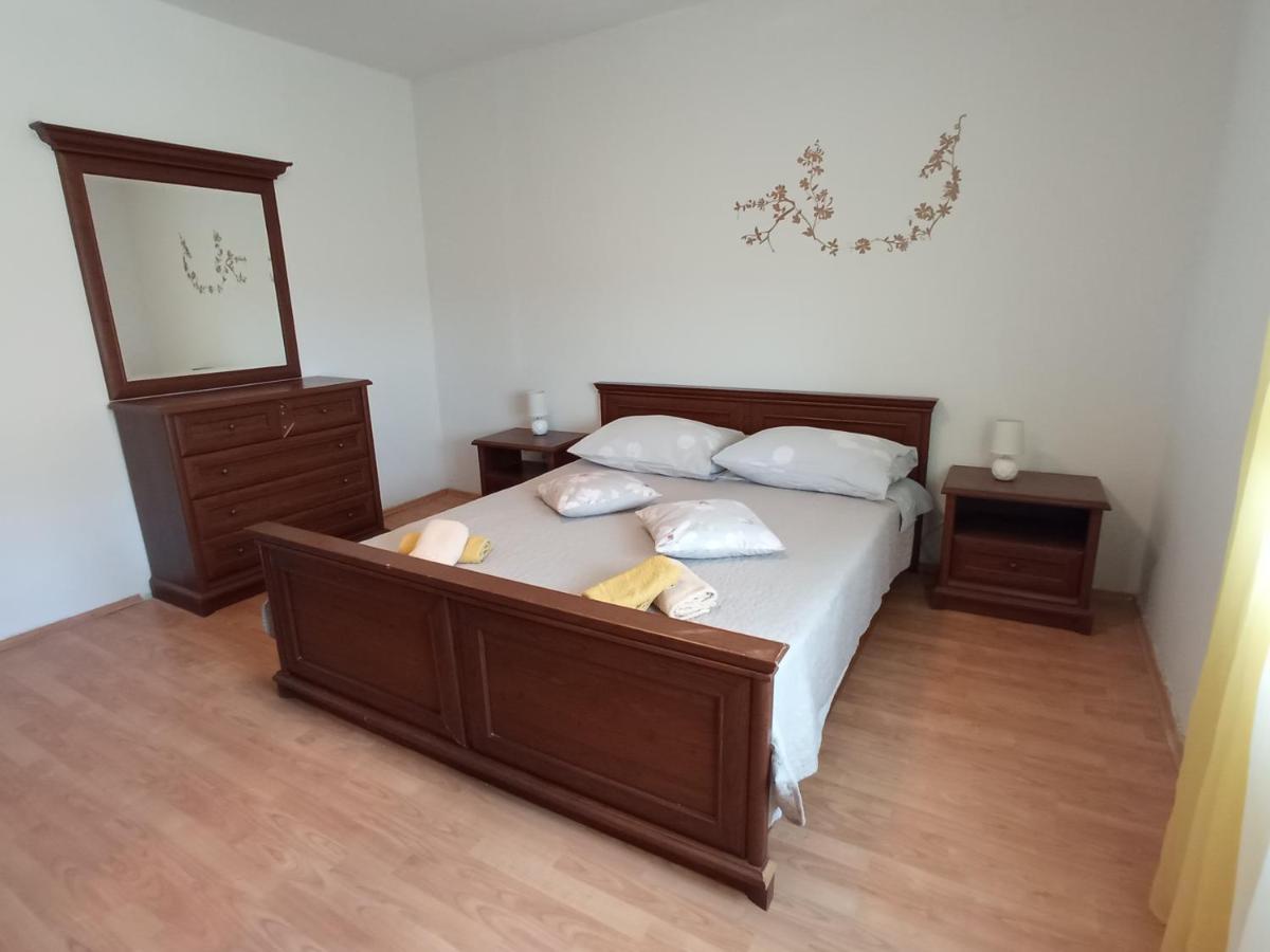 Family Paradise Ražanac Εξωτερικό φωτογραφία